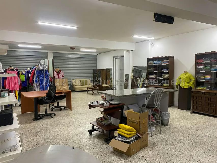 Comercial (Local Comercial) en Venta en Parroquia Santa Teresa, Distrito Metropolitano - 9