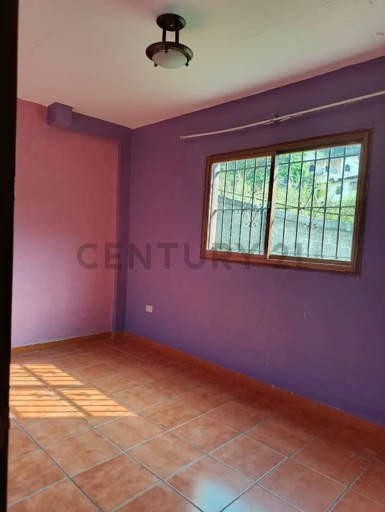 VENTA TERRENO CON CASA CAMPESTRE LA URB. CLUB HIPICO LOS TEQUES - 13