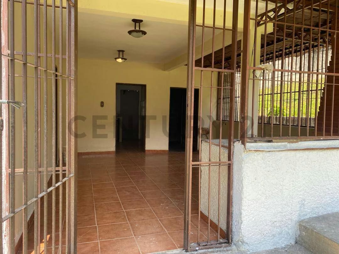 VENTA TERRENO CON CASA CAMPESTRE LA URB. CLUB HIPICO LOS TEQUES - 8