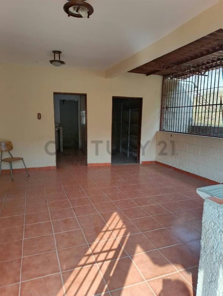 VENTA TERRENO CON CASA CAMPESTRE LA URB. CLUB HIPICO LOS TEQUES - 9