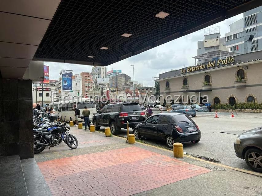 Comercial (Oficina) en Alquiler en Sabana Grande, Distrito Metropolitano - 17