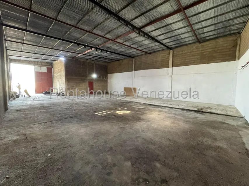 Comercial (Galpon - Deposito) en Alquiler en Circunvalacion Sur, Portuguesa - 15