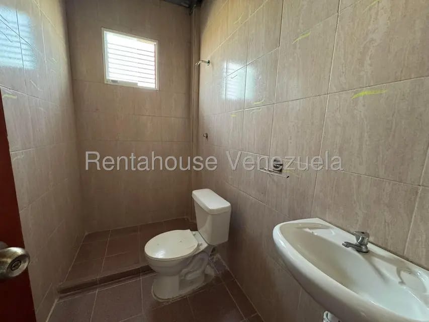 Comercial (Galpon - Deposito) en Alquiler en Circunvalacion Sur, Portuguesa - 6