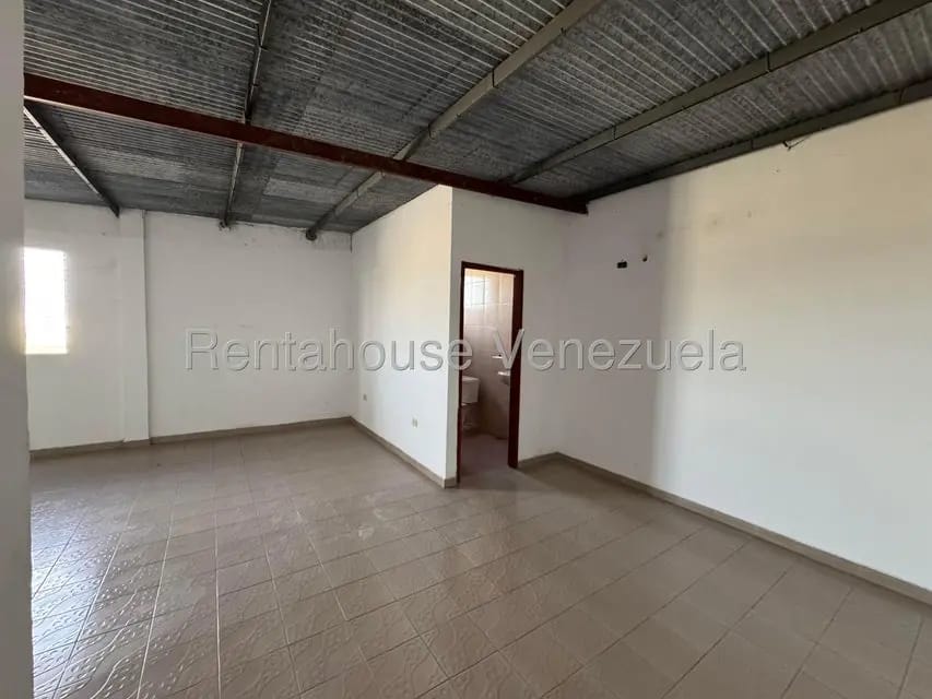Comercial (Galpon - Deposito) en Alquiler en Circunvalacion Sur, Portuguesa - 8