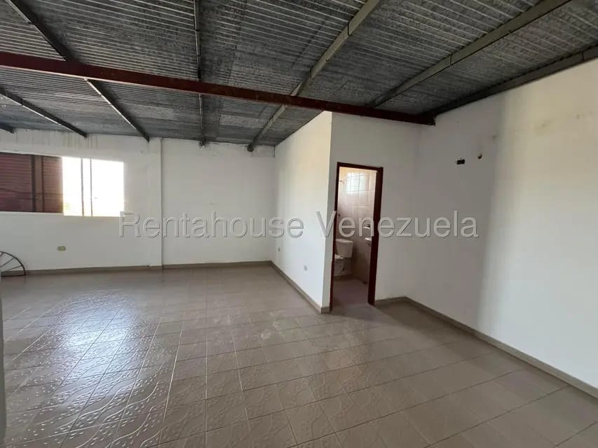 Comercial (Galpon - Deposito) en Alquiler en Circunvalacion Sur, Portuguesa - 10