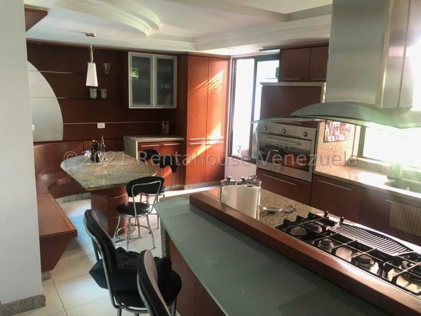 Casa (Duplex) en Venta en Altos de Guataparo, Carabobo - 11