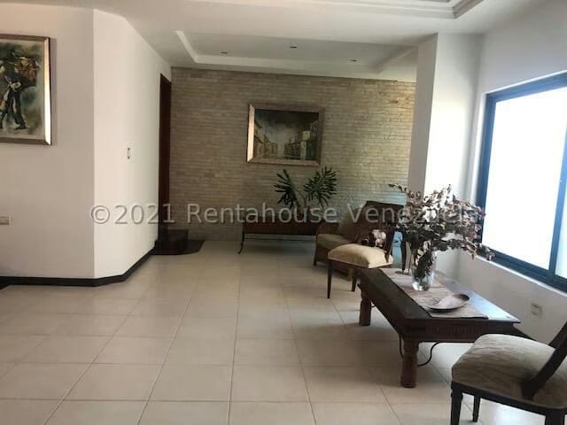 Casa (Duplex) en Venta en Altos de Guataparo, Carabobo - 3