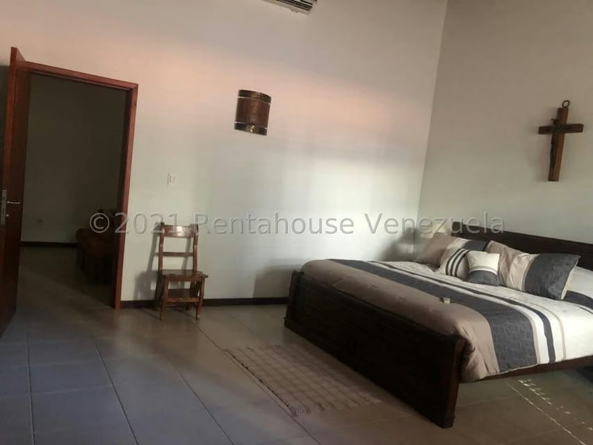 Casa (Duplex) en Venta en Altos de Guataparo, Carabobo - 23