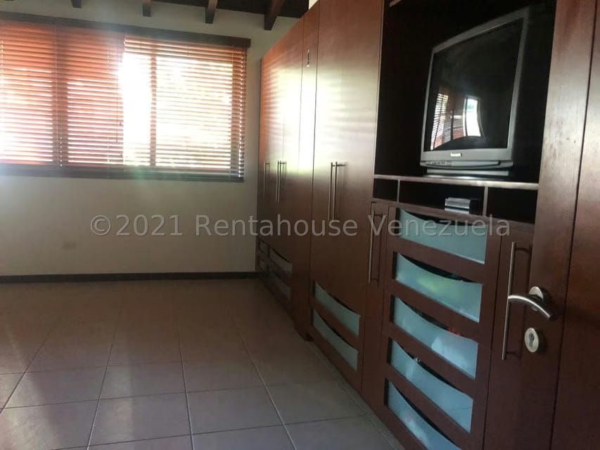 Casa (Duplex) en Venta en Altos de Guataparo, Carabobo - 24