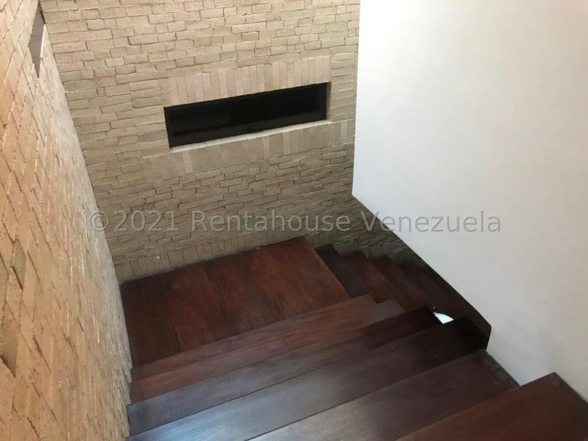 Casa (Duplex) en Venta en Altos de Guataparo, Carabobo - 39