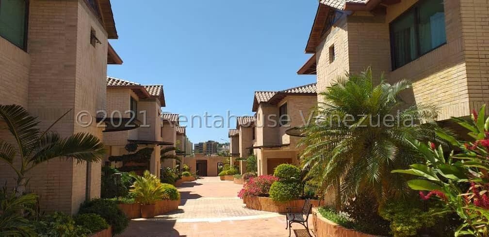 Casa (Duplex) en Venta en Altos de Guataparo, Carabobo - 42