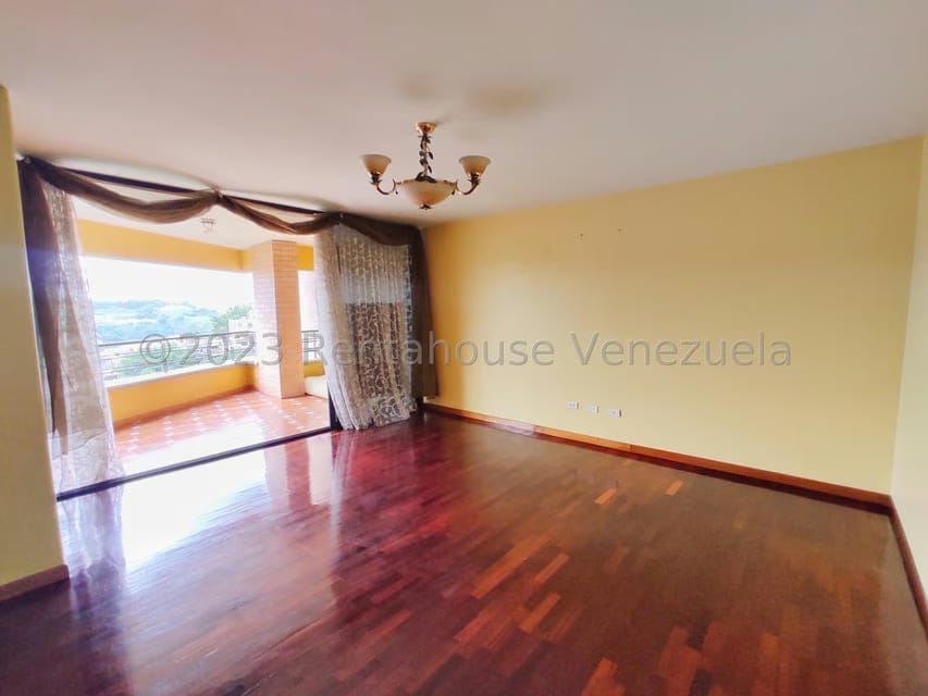 Apartamento (1 Nivel) en Venta en Miranda, Distrito Metropolitano - 3