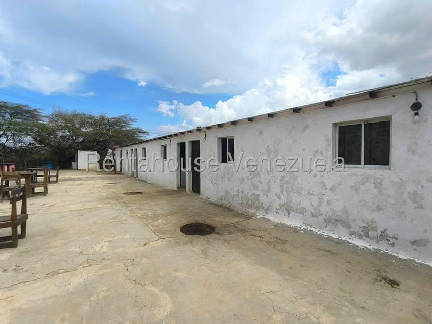 Comercial (Club Campestre) en Venta en Sector Independencia, Falcon - 16
