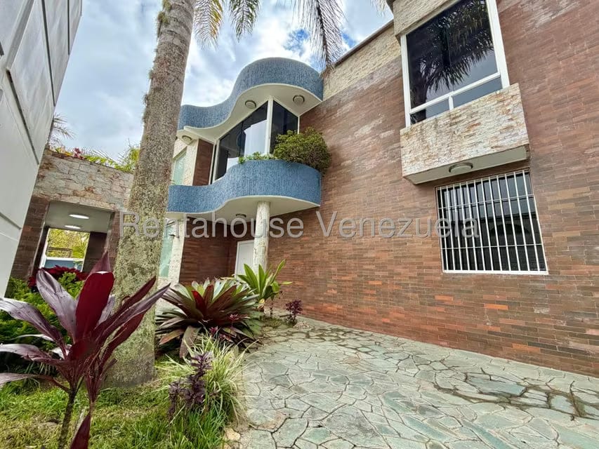 Casa (Multipes Niveles) en Venta en Parque el Retiro, Miranda - 2