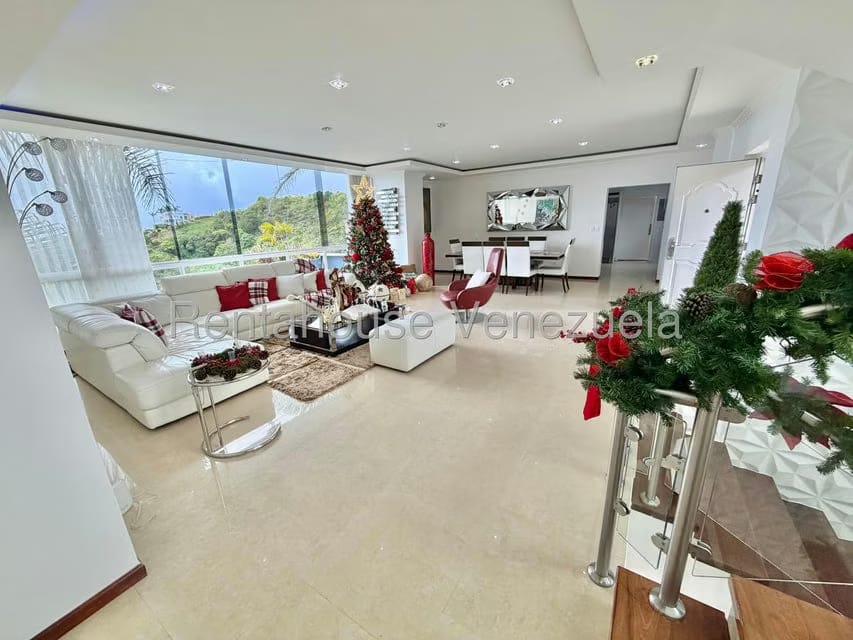 Casa (Multipes Niveles) en Venta en Parque el Retiro, Miranda - 3