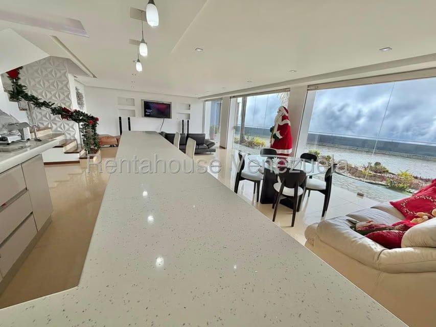 Casa (Multipes Niveles) en Venta en Parque el Retiro, Miranda - 26