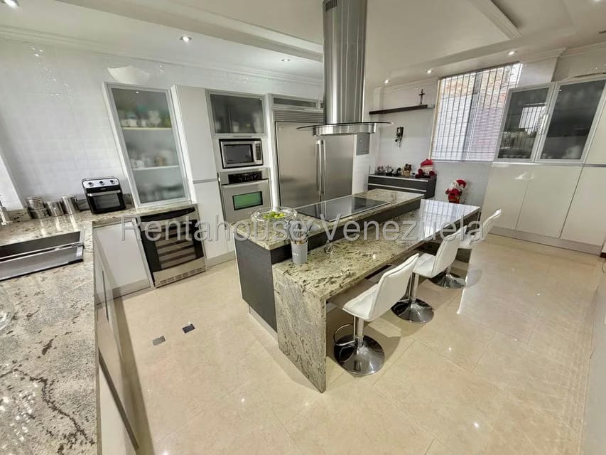 Casa (Multipes Niveles) en Venta en Parque el Retiro, Miranda - 9