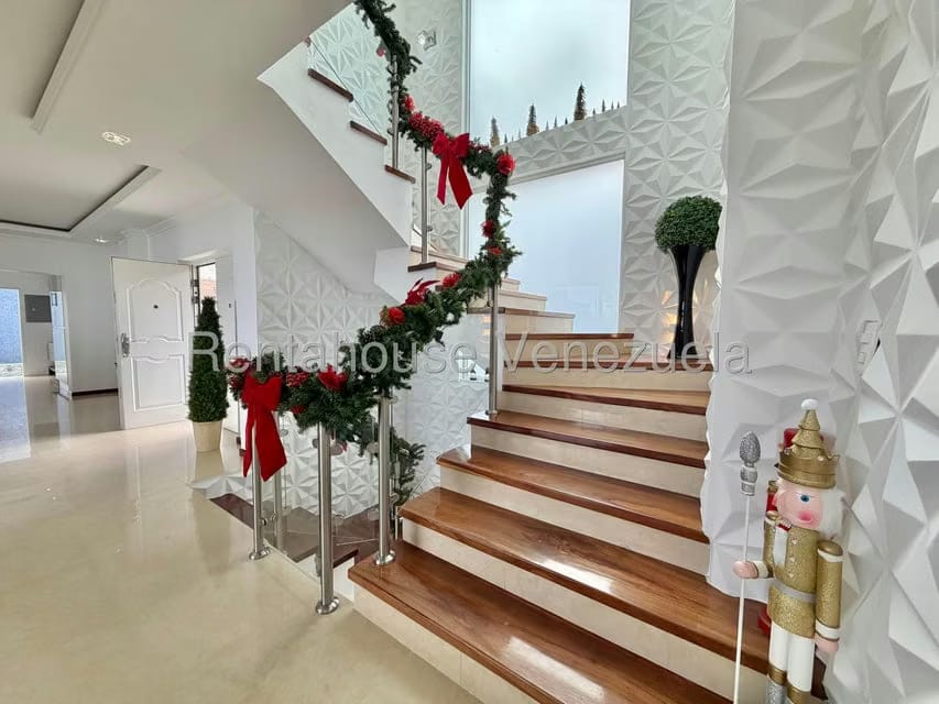 Casa (Multipes Niveles) en Venta en Parque el Retiro, Miranda - 10