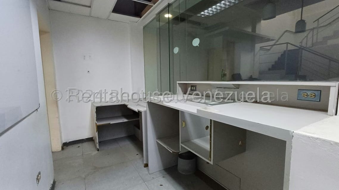 Comercial (Local Comercial) en Alquiler en Parroquia La Candelaria, Distrito Metropolitano - 11