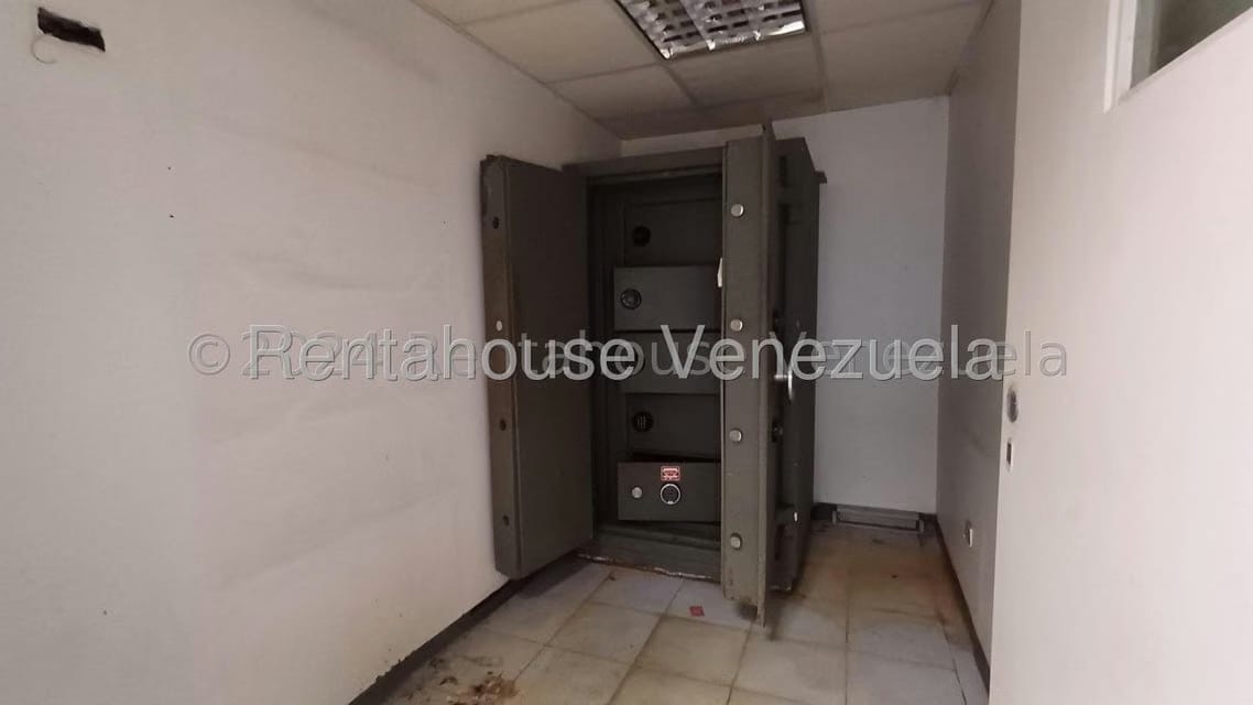 Comercial (Local Comercial) en Alquiler en Parroquia La Candelaria, Distrito Metropolitano - 14