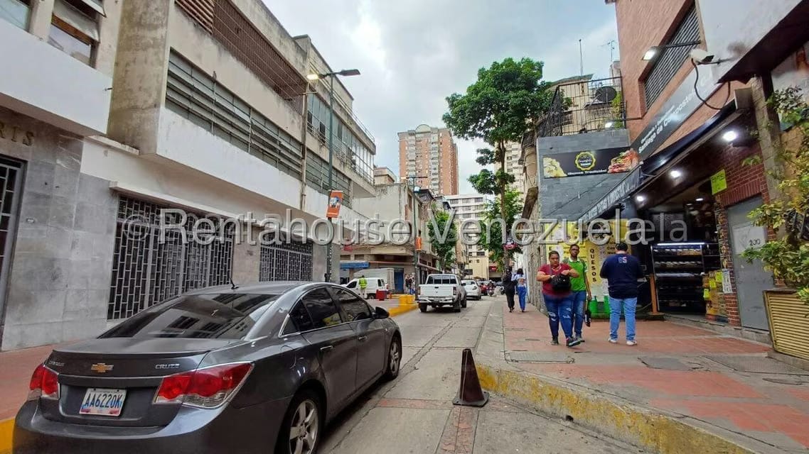 Comercial (Local Comercial) en Alquiler en Parroquia La Candelaria, Distrito Metropolitano - 4