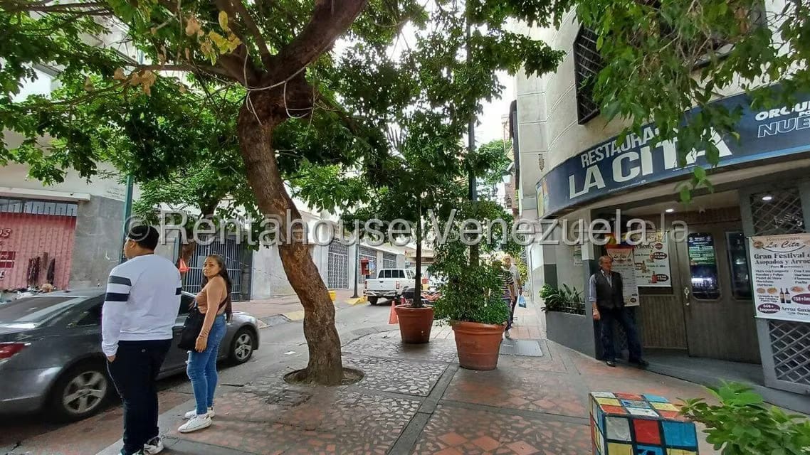 Comercial (Local Comercial) en Alquiler en Parroquia La Candelaria, Distrito Metropolitano - 5