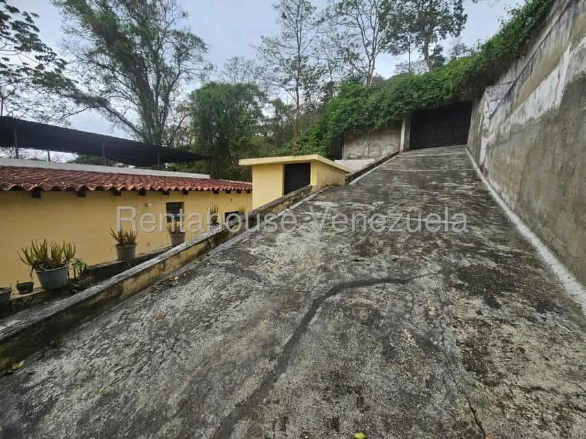 Casa (1 Nivel) en Venta en Avenida Principal Cecilio Acosta, Miranda - 15