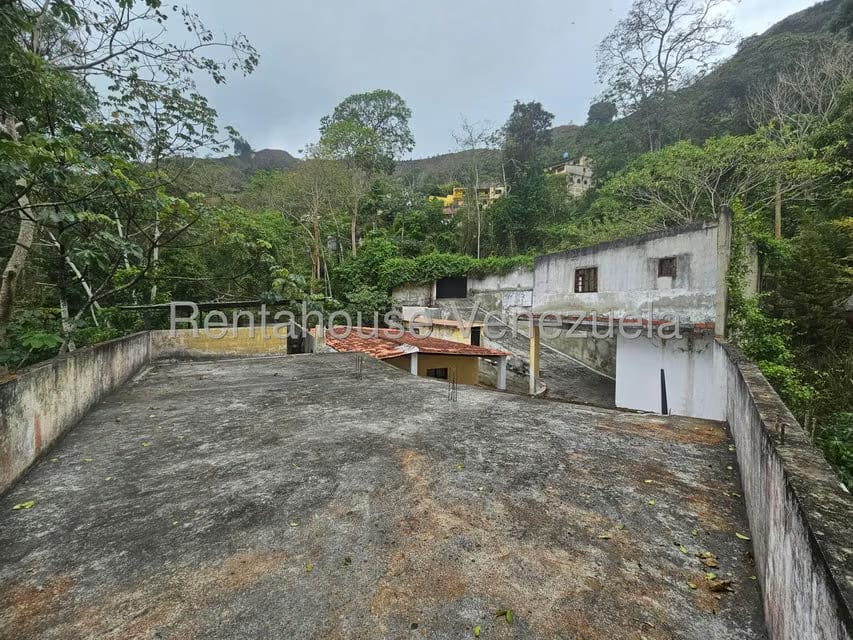 Casa (1 Nivel) en Venta en Avenida Principal Cecilio Acosta, Miranda - 24