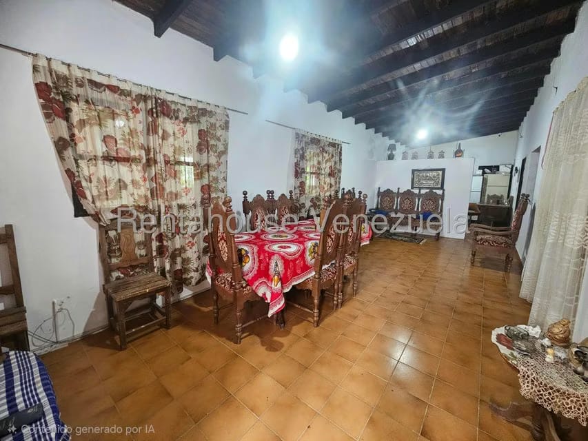 Casa (1 Nivel) en Venta en Avenida Principal Cecilio Acosta, Miranda - 4
