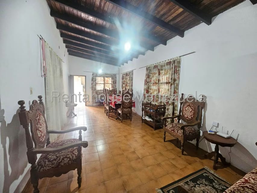 Casa (1 Nivel) en Venta en Avenida Principal Cecilio Acosta, Miranda - 5