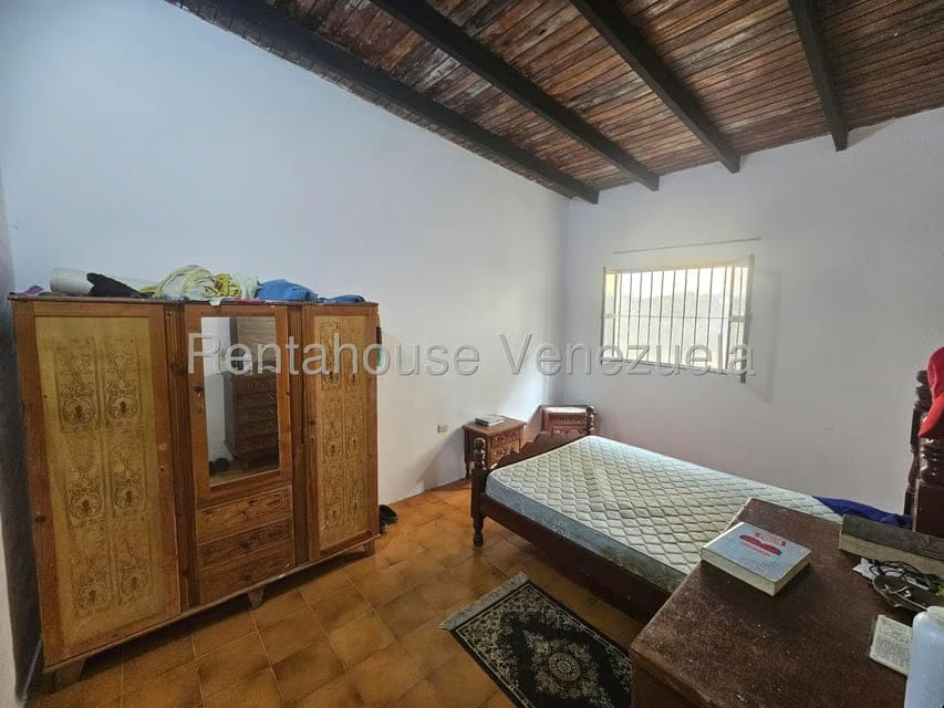 Casa (1 Nivel) en Venta en Avenida Principal Cecilio Acosta, Miranda - 9