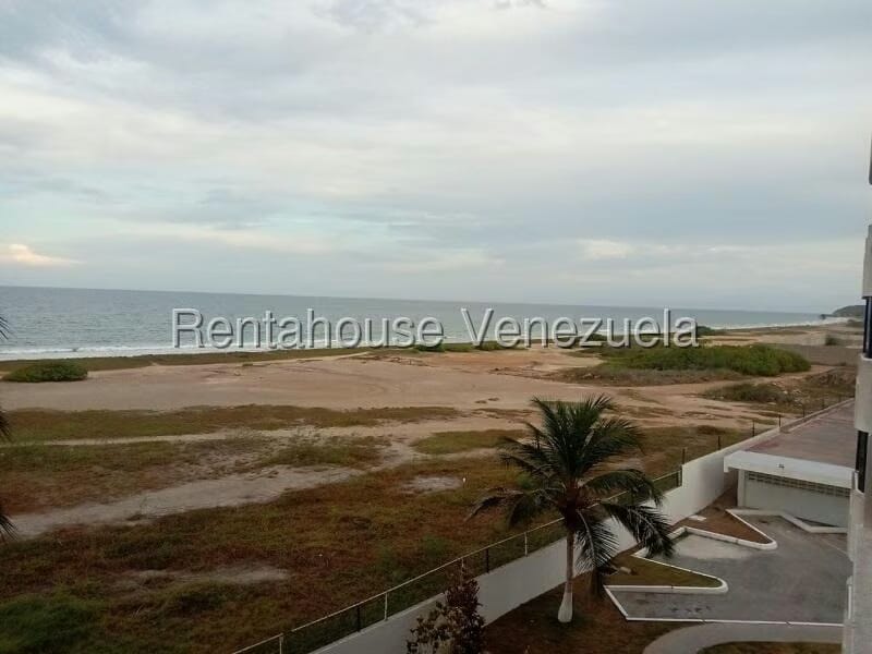 Apartamento (1 Nivel) en Venta en Avenida Bolivar, Nueva Esparta - 11