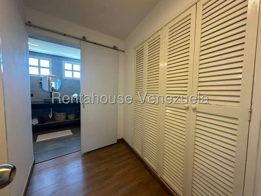 Apartamento (1 Nivel) en Venta en Avenida Bolivar, Nueva Esparta - 24
