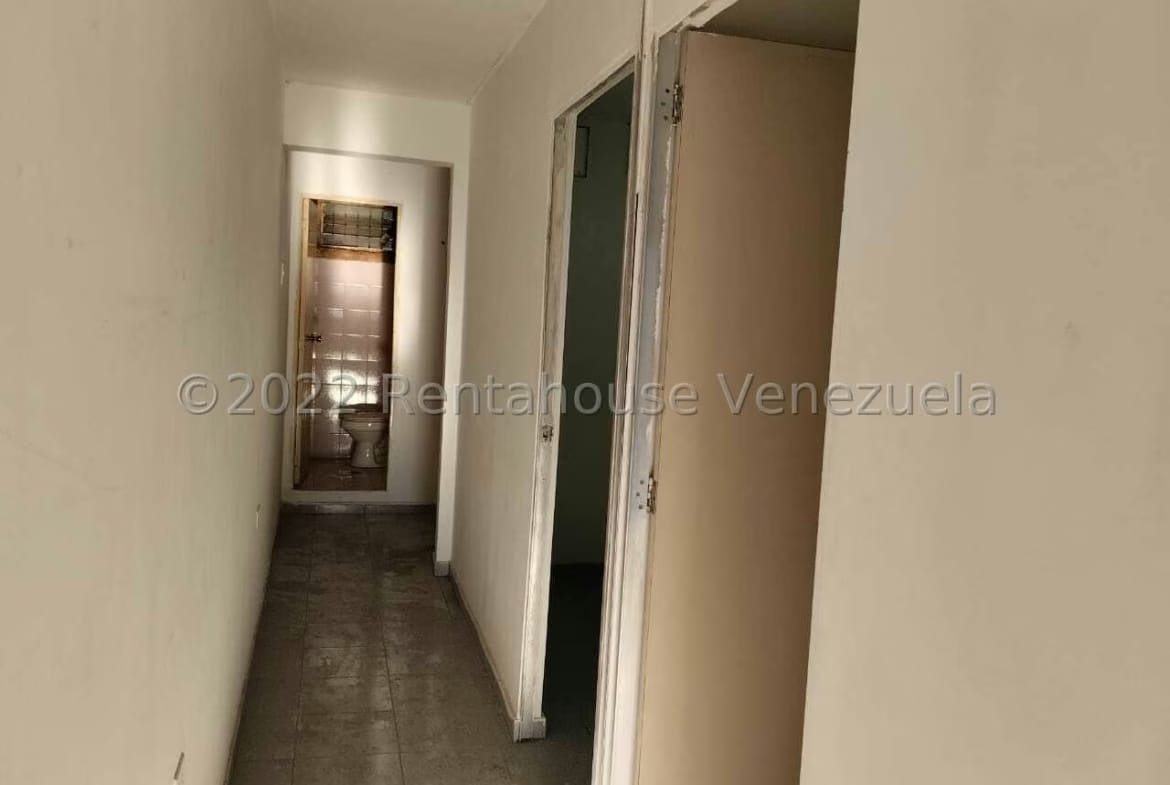 23-13934 Venta de Local en Av Goajira..KB - 4