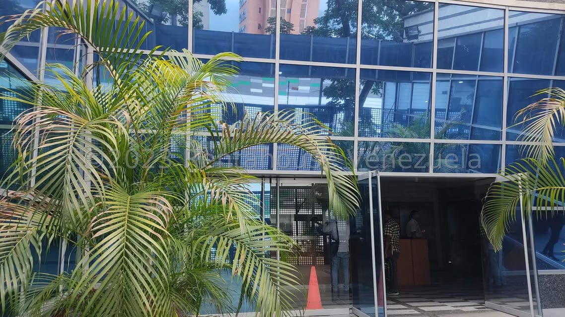 Comercial (Local Comercial) en Venta en El Rosal, Distrito Metropolitano - 2