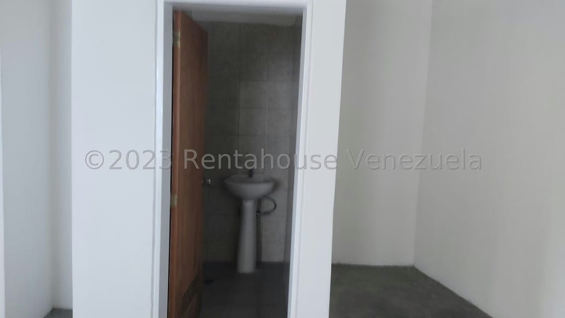 Comercial (Local Comercial) en Venta en El Rosal, Distrito Metropolitano - 12