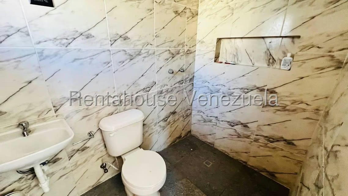 Terreno (Residencial) en Venta en Parque Residencial La Floresta, Aragua - 3