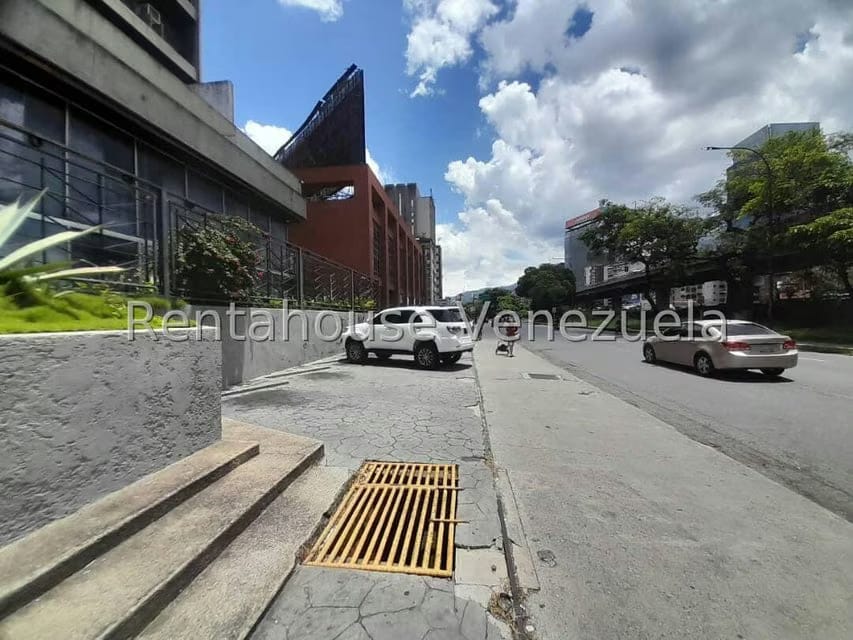 Comercial (Oficina) en Venta en Bello Monte, Distrito Metropolitano - 2