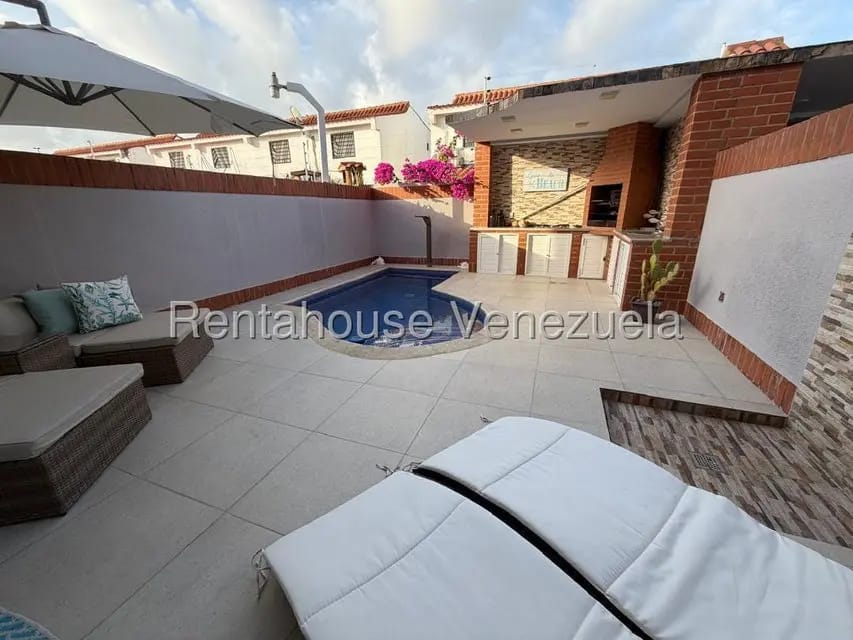 Townhouse (1 Nivel) en Venta en Flamingo, Falcon