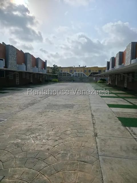 Townhouse (1 Nivel) en Venta en Flamingo, Falcon - 28
