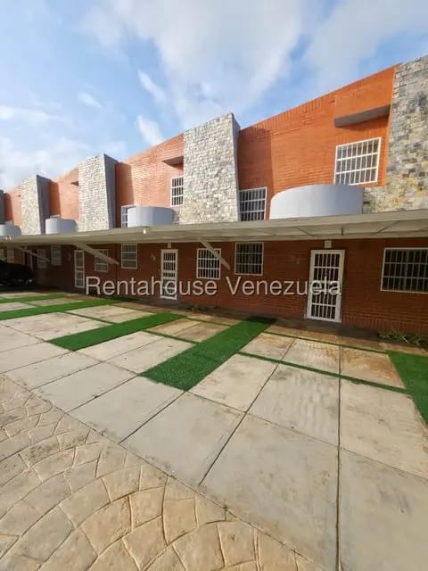 Townhouse (1 Nivel) en Venta en Flamingo, Falcon - 32