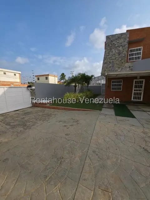 Townhouse (1 Nivel) en Venta en Flamingo, Falcon - 33