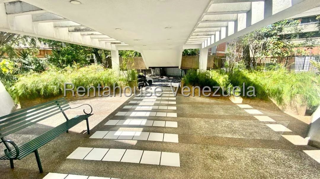 Apartamento (1 Nivel) en Venta en La Campiña, Distrito Metropolitano - 2
