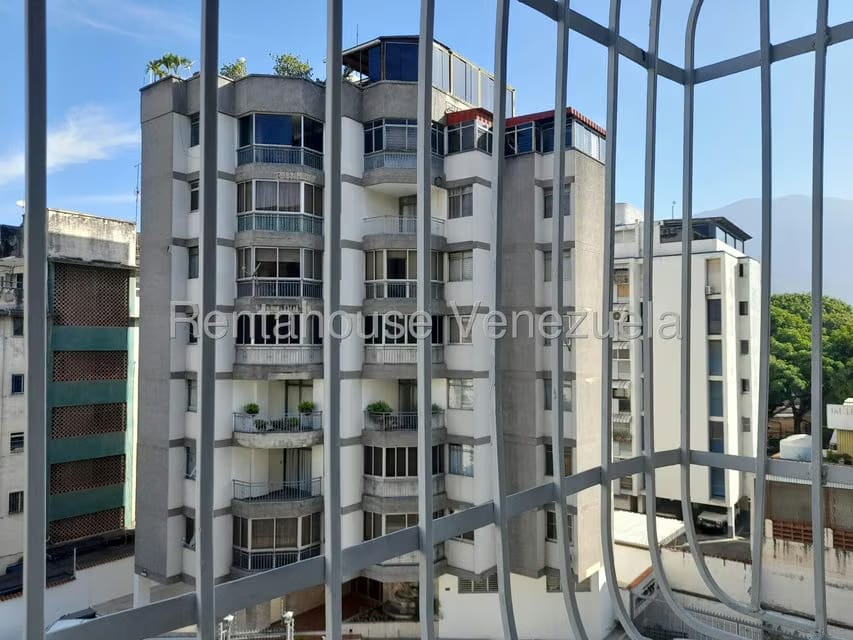 Apartamento (1 Nivel) en Alquiler en Valle Abajo, Distrito Metropolitano - 11