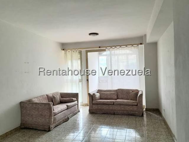 Apartamento (1 Nivel) en Alquiler en Valle Abajo, Distrito Metropolitano - 9