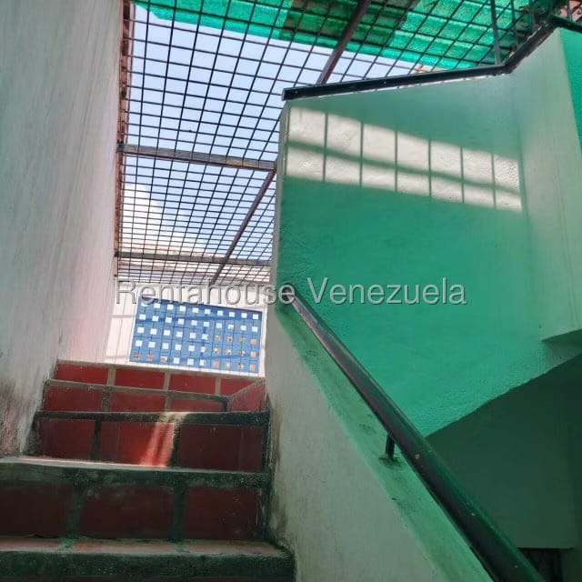 Casa (Duplex) en Venta en El Paraiso, Distrito Metropolitano - 26