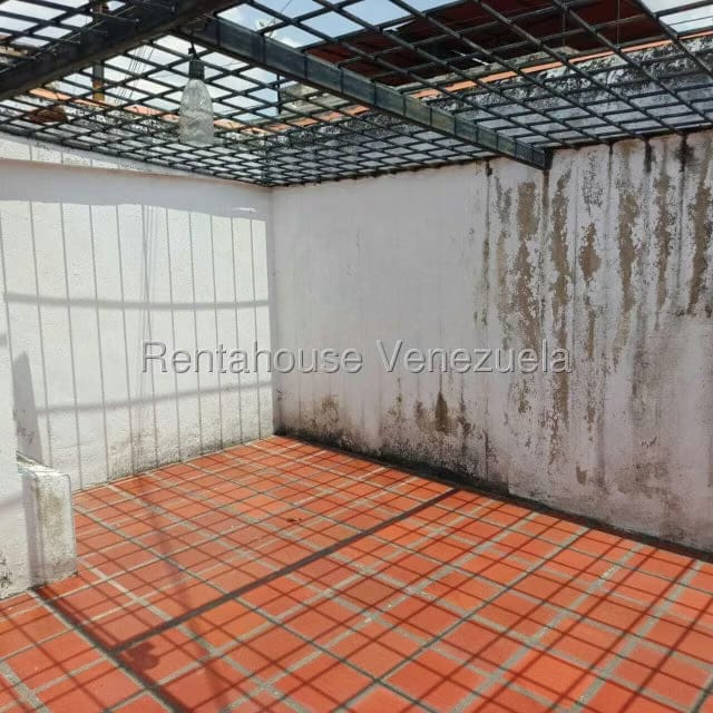 Casa (Duplex) en Venta en El Paraiso, Distrito Metropolitano - 28