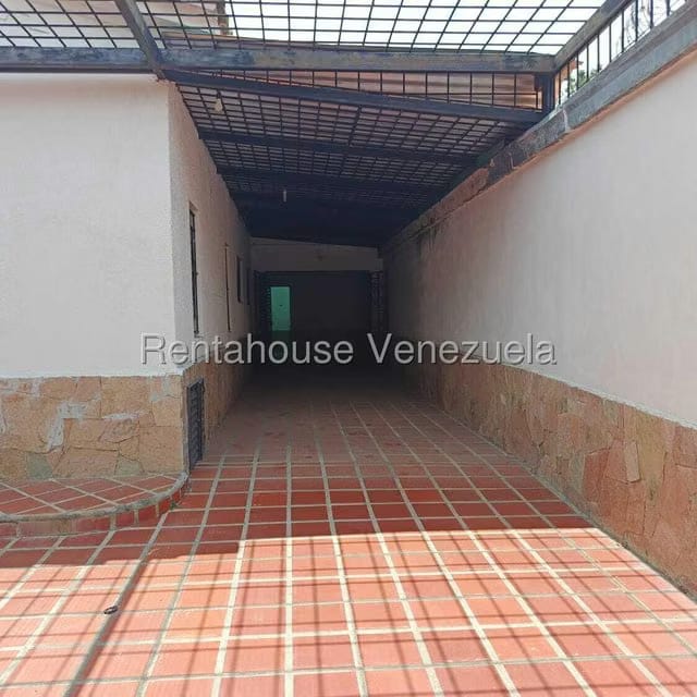 Casa (Duplex) en Venta en El Paraiso, Distrito Metropolitano - 8