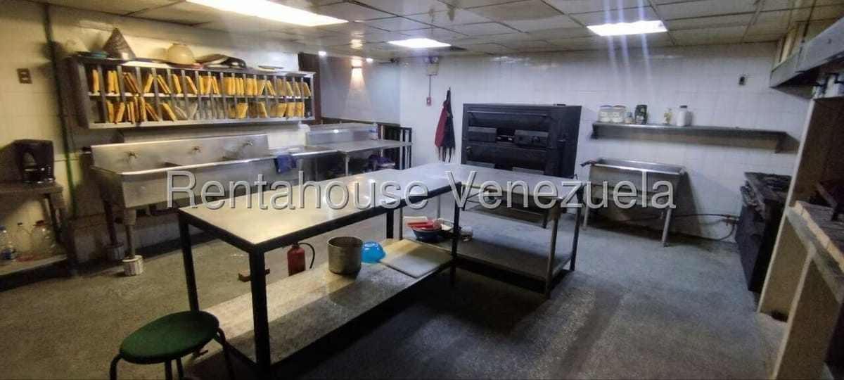 Comercial (Local Comercial) en Alquiler en La Urbina, Distrito Metropolitano - 17
