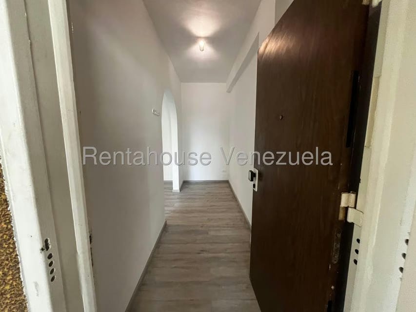 Apartamento (1 Nivel) en Alquiler en Altamira, Distrito Metropolitano - 2